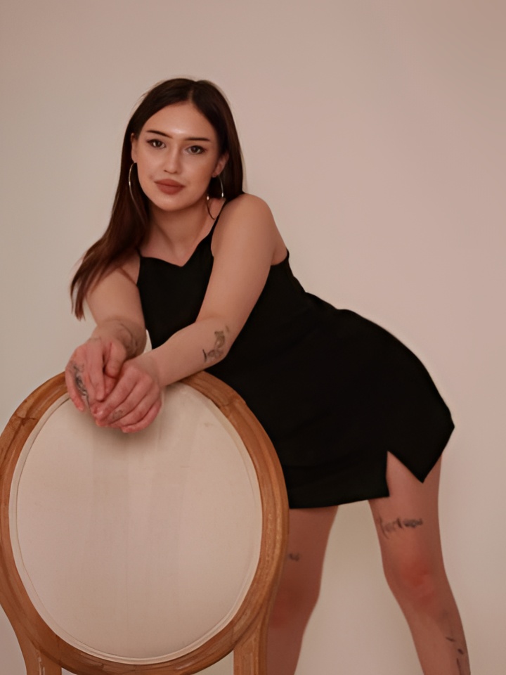 Илона привлекательная девушка из Волжска цена от 2000 руб